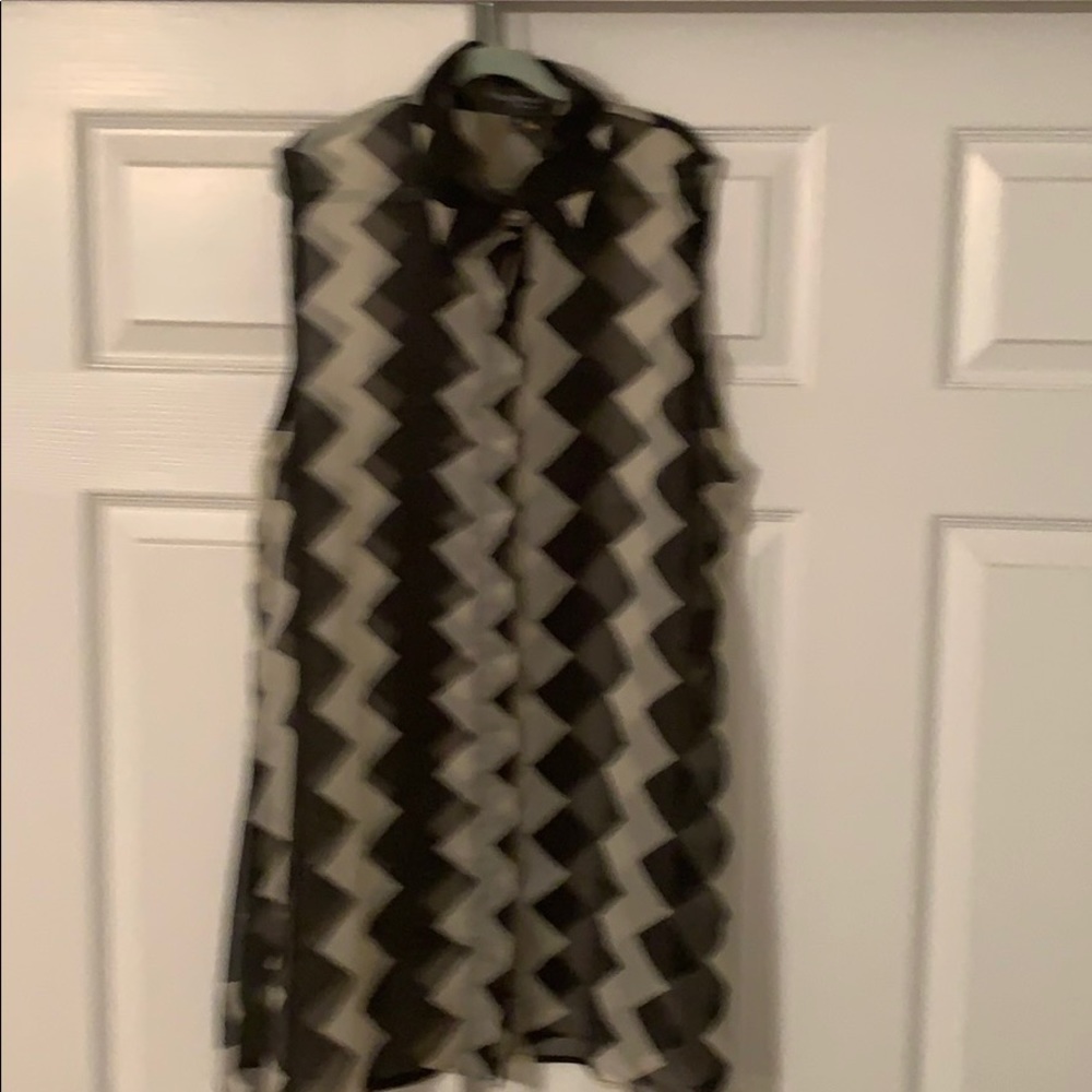 Sleeveless chevron tunic